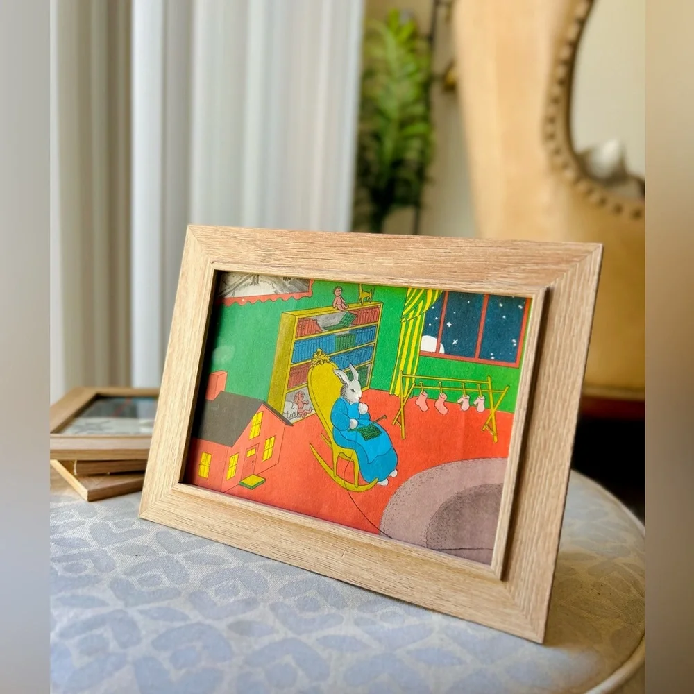 Wooden Frame with Illustrated Art - Picture 9 of 15
